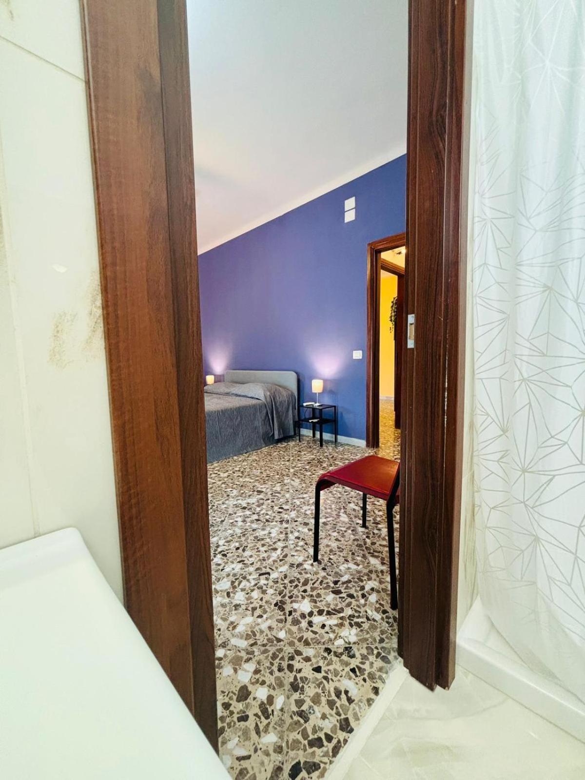 Matthias Central Rooms And Accomodation Bari Eksteriør billede