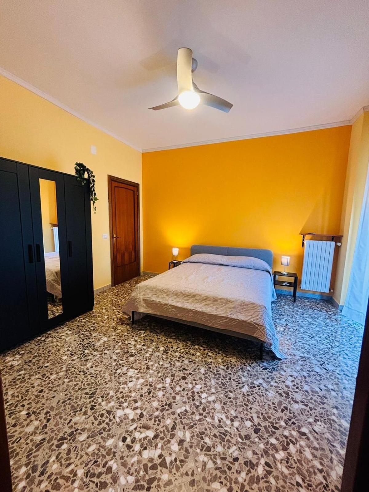 Matthias Central Rooms And Accomodation Bari Eksteriør billede